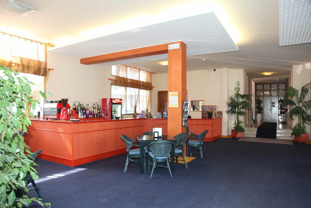 לידו די ג'סולו Hotel Bettina מראה חיצוני תמונה