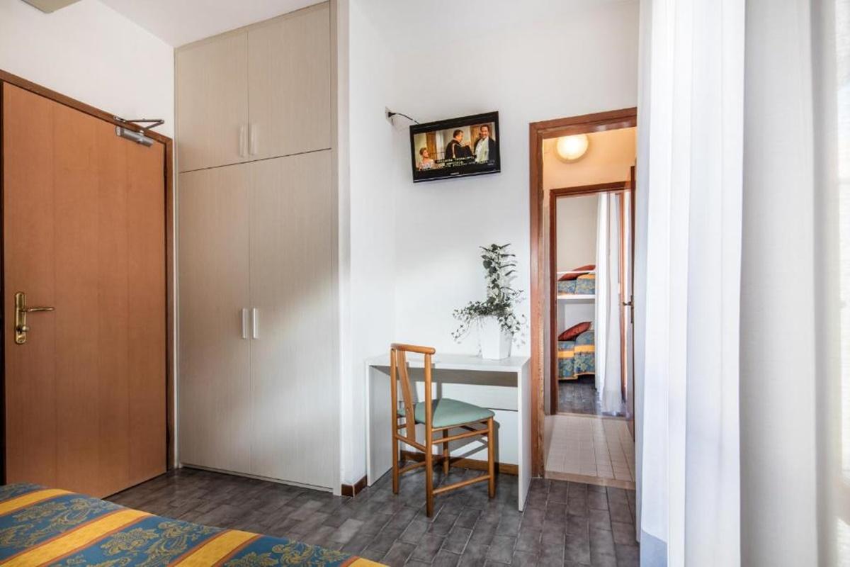 לידו די ג'סולו Hotel Bettina מראה חיצוני תמונה