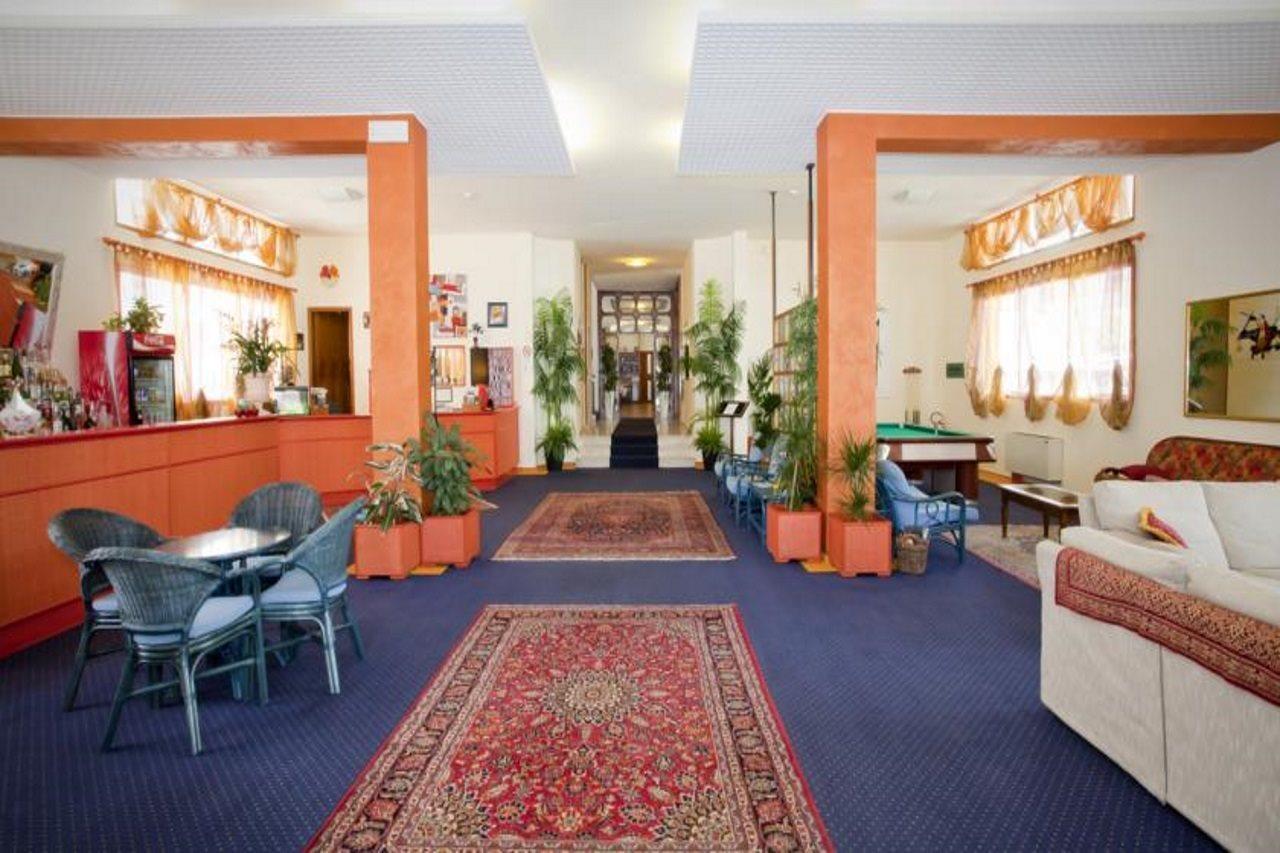 לידו די ג'סולו Hotel Bettina מראה חיצוני תמונה