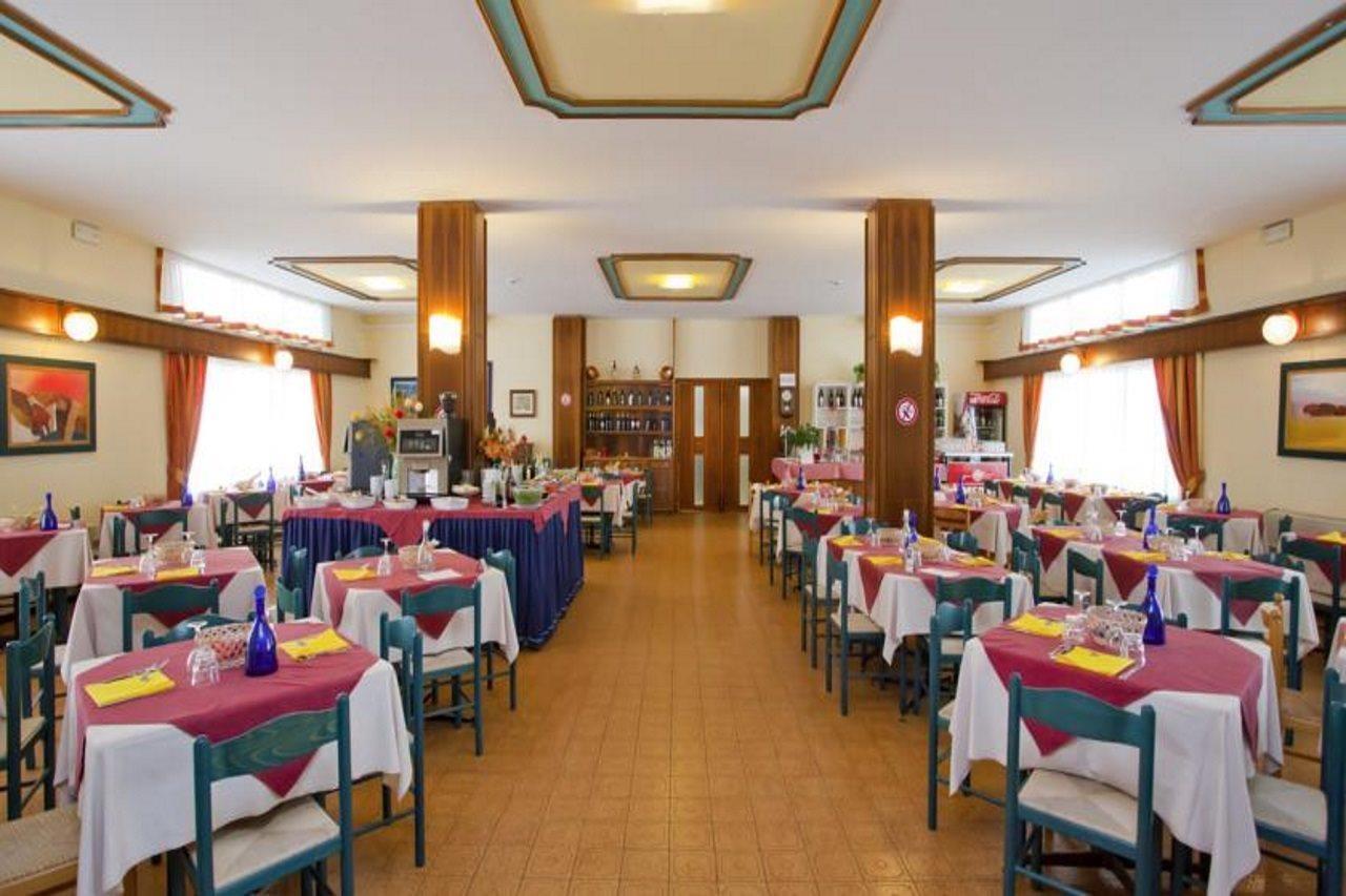 לידו די ג'סולו Hotel Bettina מראה חיצוני תמונה