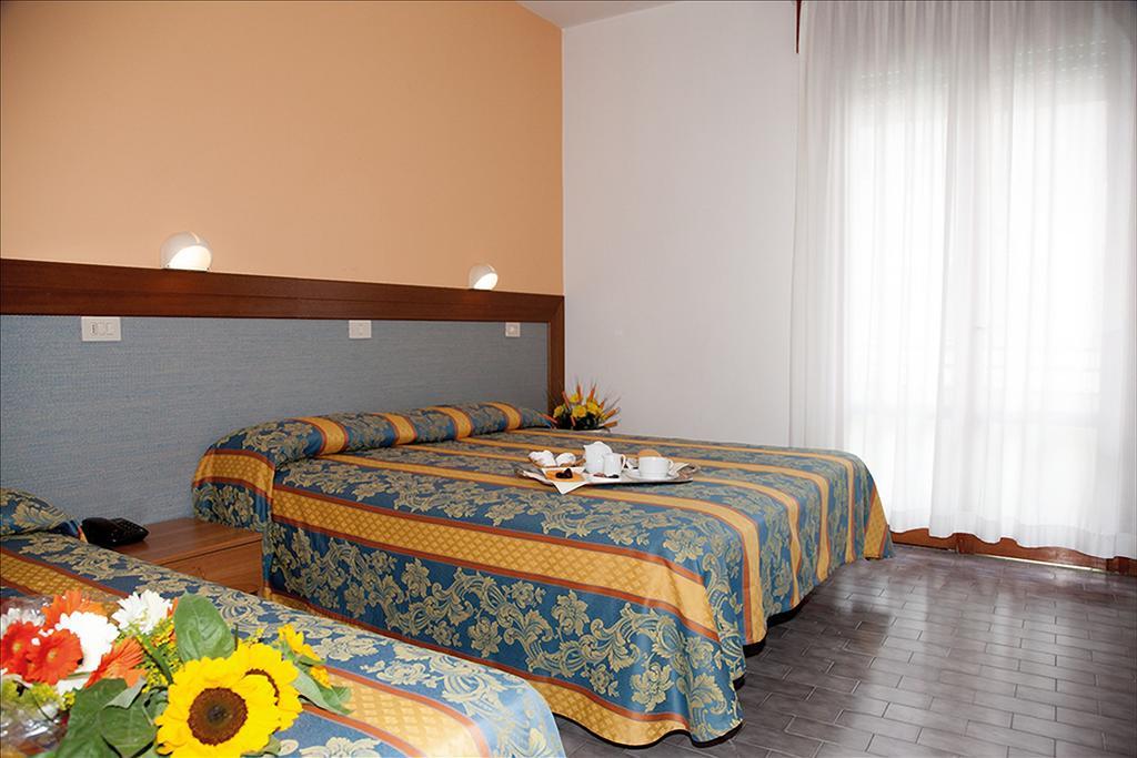 לידו די ג'סולו Hotel Bettina מראה חיצוני תמונה
